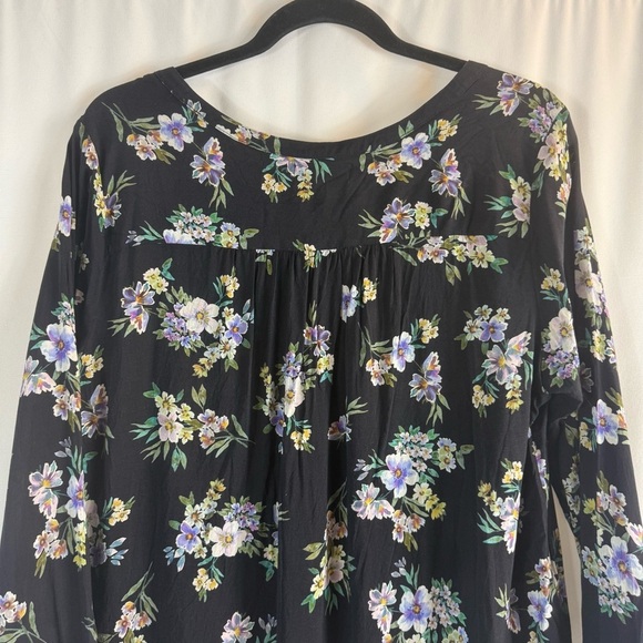 Velvet Black Floral Blouse WornOnTV: Size L - Picture 13 of 16